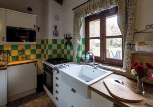 2-Lovely home with private garden in castle estate. Beach 20min, Venice 1hr