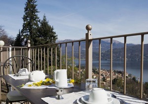 2-room apartment with small balcony in an Art Nouveau villa with communal pool