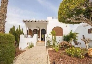 3 bedroom detached villa overlooking golf course