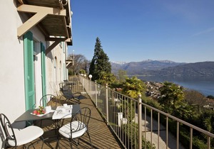 3-room apartment with balcony in an Art Nouveau villa with communal pool