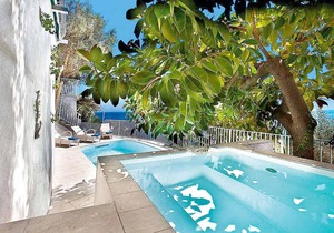 300 m² Villa ∙ 5 bedrooms ∙ 10 guests