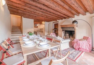 4 bedroom accommodation in Castelgomberto (VI)