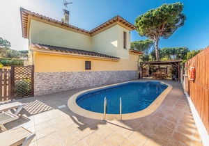 4 bedroom accommodation in Vidreres