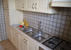 Air-Conditioned Apartment Near the Beach with Spacious Balcony & Garden