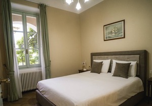 Apartment in 18th c. villa, private beach, terrace, wonderful views on Lake Orta