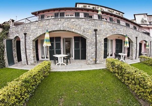 Apartment in Castellaro with garden