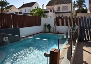 APARTMENT WITH GARDEN AND PRIVATE POOL, PETS ACCEPTED ON REQUEST.