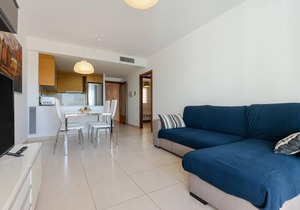 Apartment with pool and parking sea views