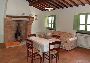 Appartamento Aria D: A graceful apartment surrounded by meadows and by green hills, with Free WI-FI.