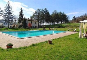 Appartamento Aria D: A graceful apartment surrounded by meadows and by green hills, with Free WI-FI.