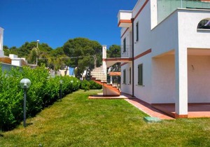 Appartamento con prato inglese destro Salento