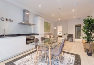 Avenida America VI apartment in Madrid