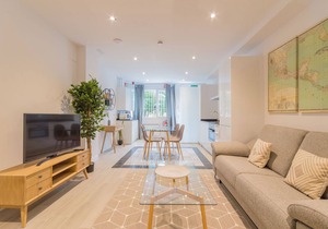 Avenida America VI apartment in Madrid