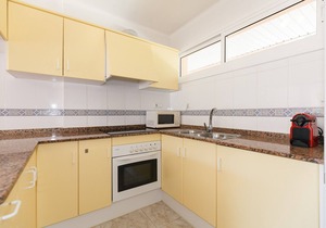 Beachfront apartment for families with pool · UHC ARCO DEL SOL 210