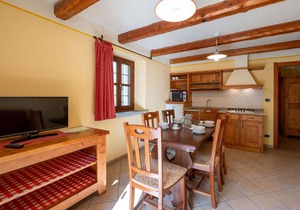Beautiful apartment for 4 guests with pool, WIFI, TV and terrace