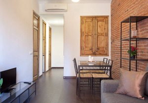 Bright apartment near Sagrada Familia