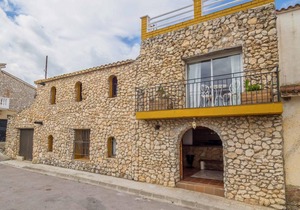 Catalunya Casas: Beautiful Masia Alt from the 19th century!