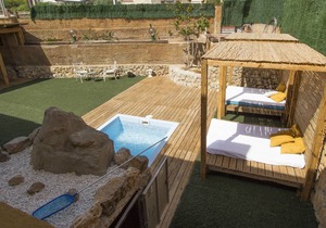 Catalunya Casas: Beautiful Masia Alt from the 19th century!