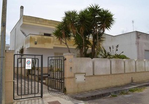 Charming Holiday Home Near The Beach With A Terrace, Parking Available, Pets