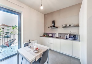 COLBERT HOUSE BAROLO, UNIT 2
