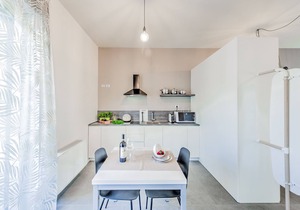 COLBERT HOUSE BAROLO, UNIT 2