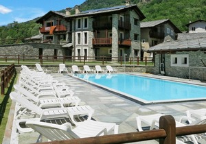 Cosy apartment for 4 guests with pool, WIFI, TV, terrace and parking