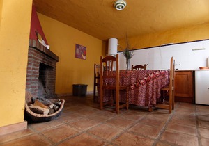 Country House 'Casas Rurales El Viejo Castaño 2' with Mountain View and Air Conditioning