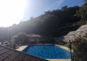 Country House 'Casas Rurales El Viejo Castaño 1' with Mountain View, Wi-Fi and Air Conditioning
