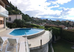 Cryss Pool - beautiful apartment with lake view and swimming pool