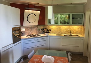 Cryss View - Luxurious Lake View Apartment