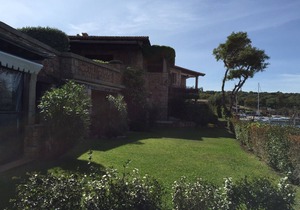 DELIGHTFUL COTTAGE WITHIN WALKING DISTANCE OF THE WHITE BEACHES OF SARDINIA
