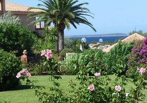 Enchanting Holiday Home in Marinella with Balcony