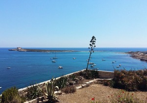 exclusive apartment in villa on the sea in front of Capo Passero island
