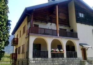 Gaby: Gressoney Valley - Attic in a house with a garden
