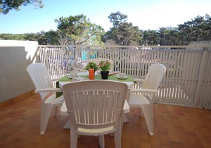 Holiday apartment mit Klimaanlage und Balkon