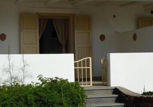 Holiday house Stromboli for 2 - 6 persons with 2 bedrooms - Twin house