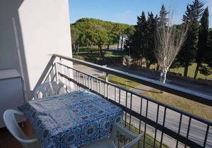 Holiday apartment opposite the beach