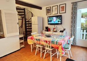 House with garden at 25 meters from the sand beach of la Fosca.