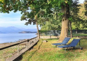 Ispra Villa Sleeps 8 WiFi