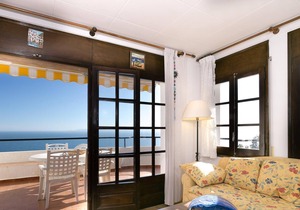 JOAN MARGARIT 3-A - Apartment in Puig Rom (Roses) with communal pool and beautiful sea views.