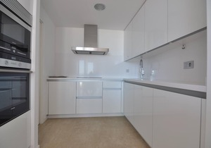 Luxury Apartment on the Beach in Roses, Costa Brava! 2 Bedrooms, Sea Views, Free Wi-Fi. Book now!