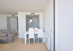Luxury Apartment on the Beach in Roses, Costa Brava! 2 Bedrooms, Sea Views, Free Wi-Fi. Book now!