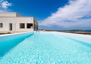 Luxury Holiday Home in Portopalo di Capo Passero with Pool