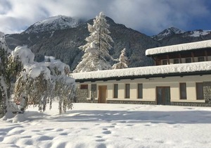 Residence in Gressoney-saint-jean with 1 bedrooms sleeps 5