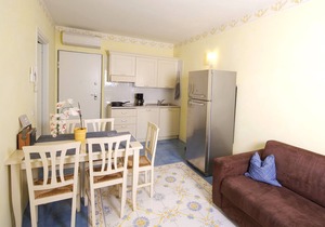 Residence Limoni del Rustichel: Apartment N.3 with lake view, underground parking and pool.