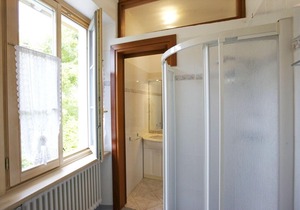 Spacious 1½-room apartment with balcony and pool and generous park