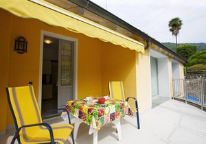 Spacious 1½-room apartment with balcony and pool and generous park