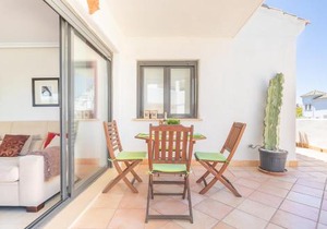 Sunset Golf Second Floor with shared pool- Happy Rentals