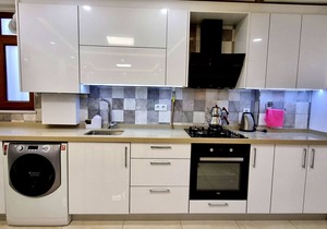 Taksim Cihangir Apt. Family & Friends 2BR: Sleeps 8, Central Location, Open Plan