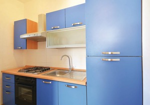 These 6 recently built, simply furnished apartments are located about 300m from the sea.